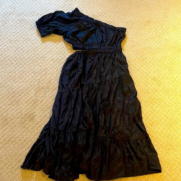 Moon River One Sleeve Black Dress with waist cutout - Never Worn! - Picture 1 of 2